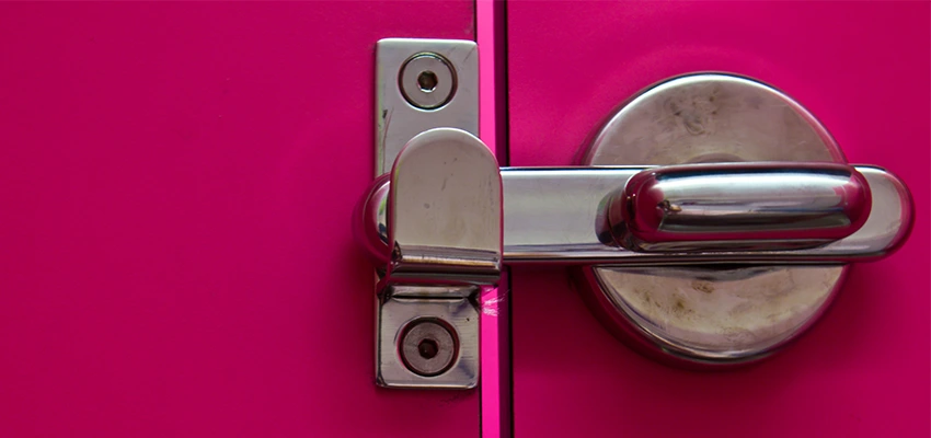 Childproof Gate Lock in North Lauderdale, Florida