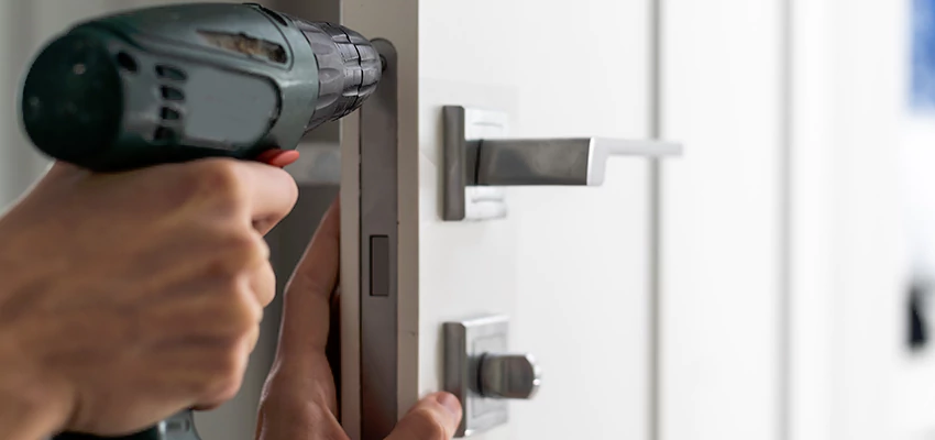 Locksmith For Lock Replacement Near Me in North Lauderdale, FL