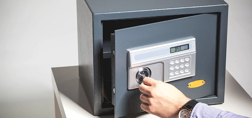 Jewelry Safe Unlocking Service in North Lauderdale, Florida