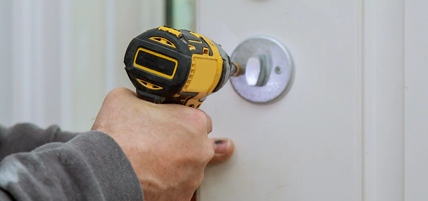 Street Locksmith For Smart Lock Repair in North Lauderdale, FL